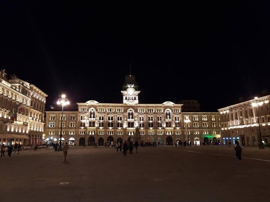Still Und Stilvoll Im Stadtzentrum Daire Trieste Dış mekan fotoğraf